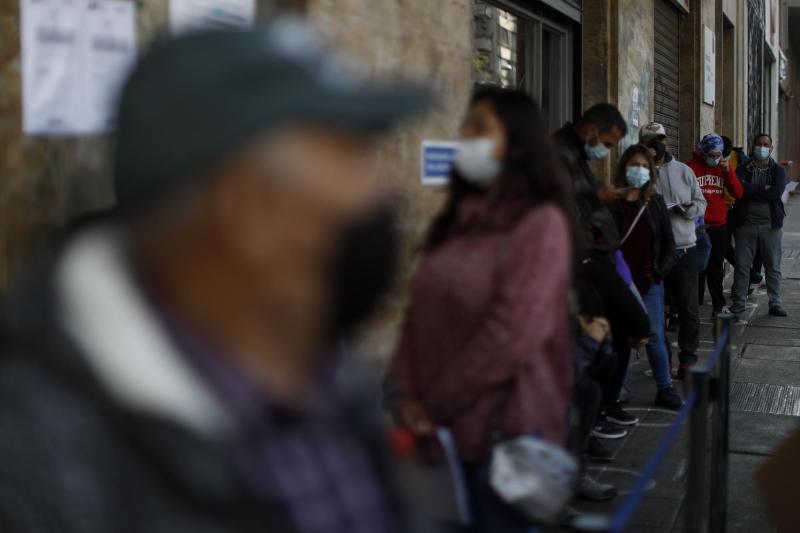 Agencia Uno - "No alcanzo a llegar a fin de mes": La dramática carta de adulto mayor que amenazó con quemarse a lo bonzo en ChileAtiende