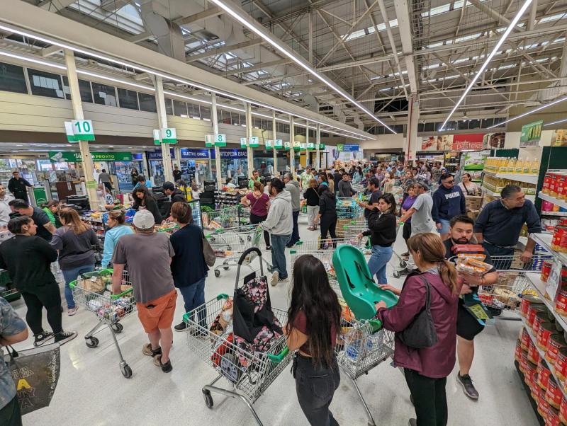 Agencia Uno - Los supermercados tendrán funcionamiento especial este domingo por las Elecciones 2024