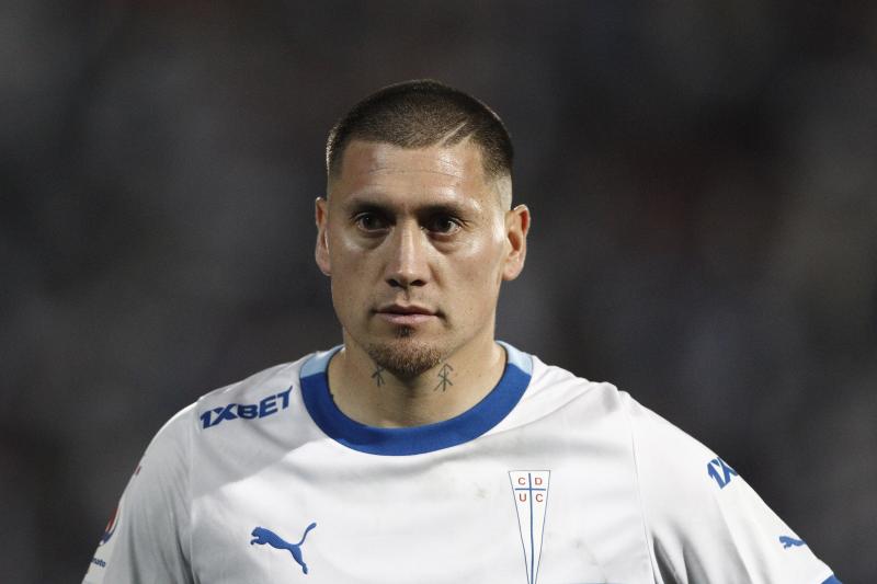 Nicolás Castillo protagonizó pelea en su última semana en la UC - Créditos: Agencia Uno