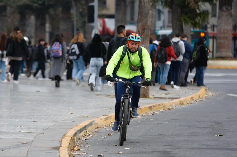 Archivos Agencia Uno - Japón amenaza con la cárcel a ciclistas que usen el teléfono