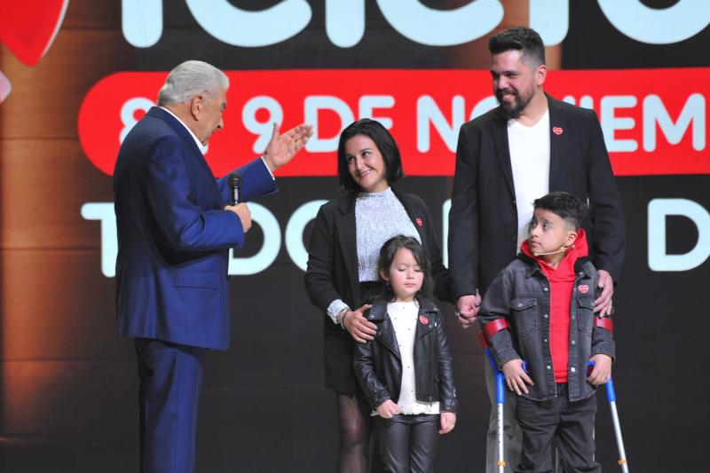 Chris Lindsay - Teletón