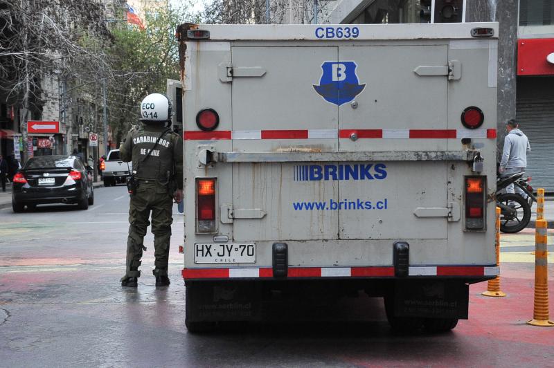 Consejo de Defensa del Estado se querella contra cinco ex carabineros vinculados en millonario robo a Brinks