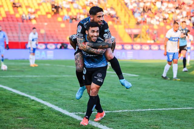 Bryan Carvallo adelanta partido de Colo Colo con Iquique - Créditos: Agencia Uno