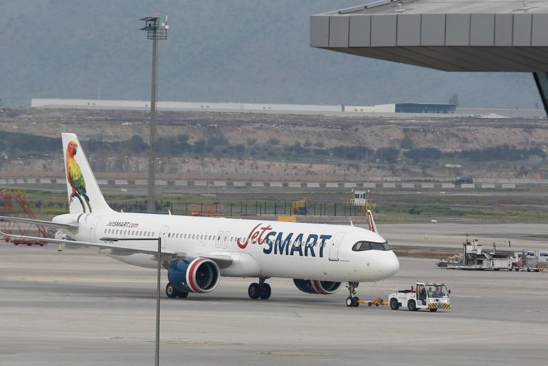 DGAC anuncia normalización de aeropuertos, pero gremios evalúan seguir paro