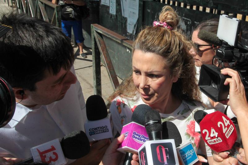 Agencia Uno - Romina Sáez visitó a Cathy Barriga en la cárcel