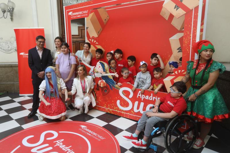 Agencia Uno - CorreosChile lanzó campaña de cartas para Navidad