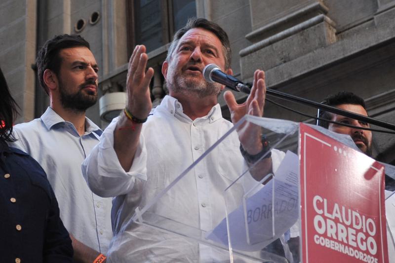 Agencia Uno - Claudio Orrego se alzó como gobernador reelecto de la región Metropolitana en la segunda vuelta de las Elecciones 2024