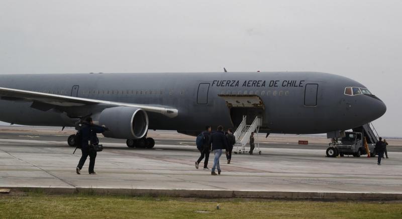 Avión de la FACh sufrió desperfecto - Agencia Uno