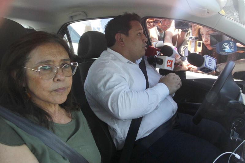 Aton - María Inés Horvirtz, abogada de Monsalve, a la izquierda de la foto