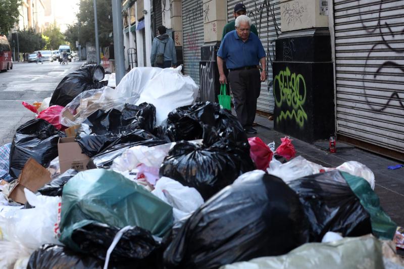 Aton - Basura en el centro de Santiago