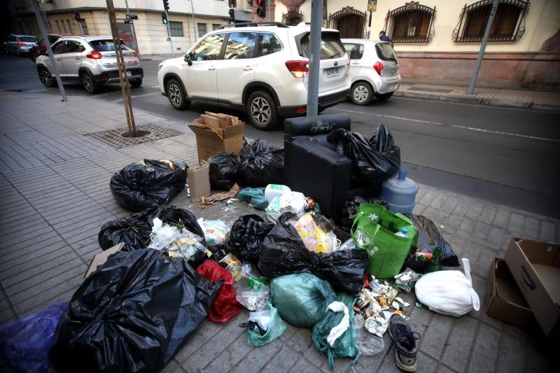 Aton - Basura en el centro de Santiago