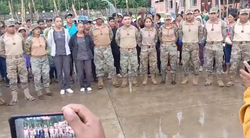 Seguidores de Evo Morales toman regimiento y mantienen militares como rehenes: "Mis soldados están en peligro"