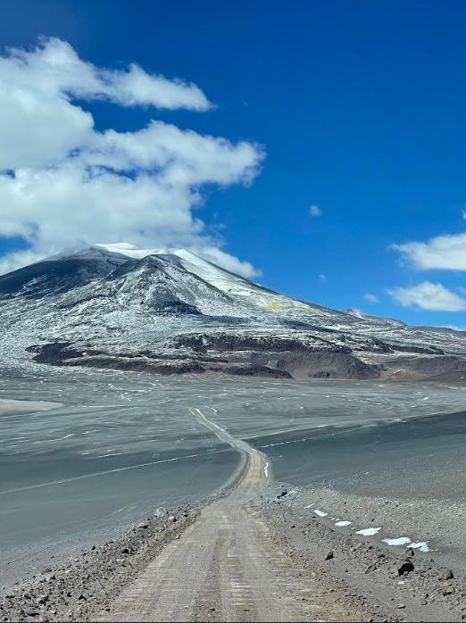 ¿Pero qué determina que un volcán tenga altas concentraciones de elementos químicos como arsénico y boro? Revisa el trabajo en revista Chemical Geology.