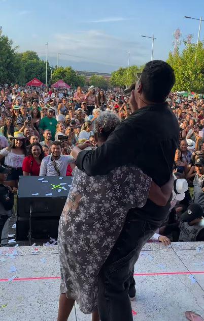 Adulta mayor desaparecida en Colombia fue encontrada tras hacerse viral bailando en un festival de vallenato