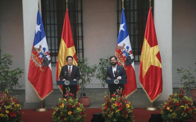 ATON - Escolta de presidente de Vietnam queda libre y no puede volver a ingresar a Chile tras acusación de abuso sexual