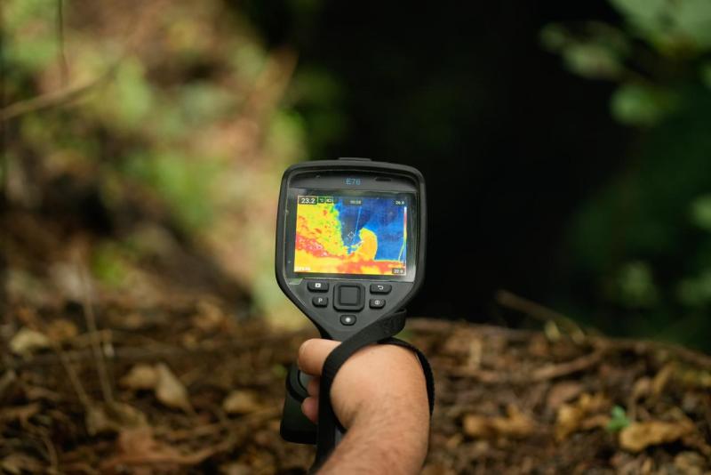 Científicos chilenos realizan muestreo geoquímico de gases y agua de volcanes de El Salvador | T13