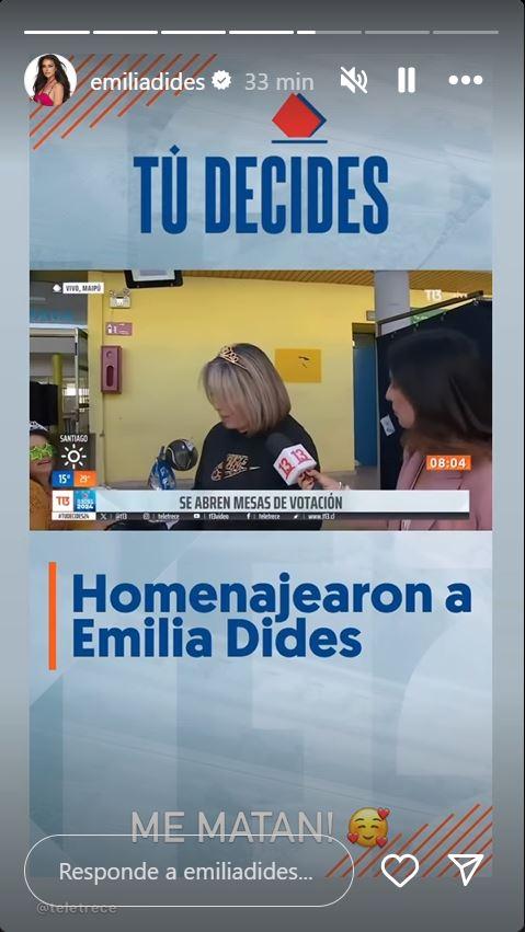 Emilia reacciona a vocales