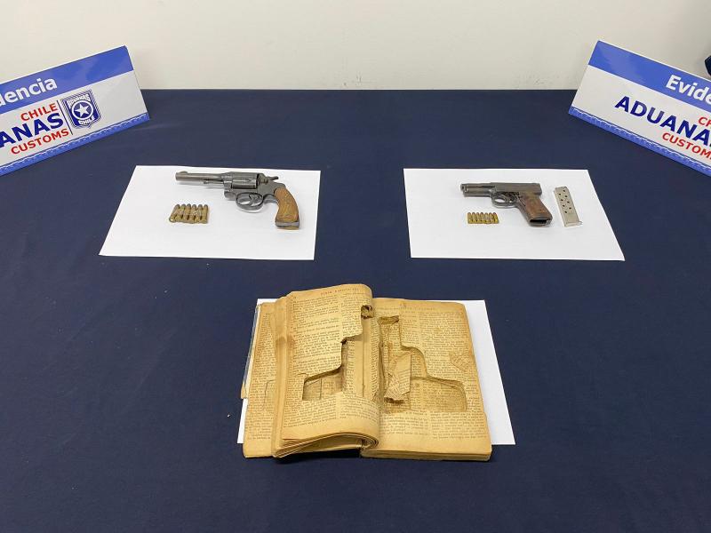 Revólver - Aduanas