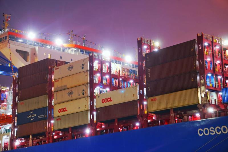 T13 - Futura administración Trump evalúa imponer aranceles a mercancías que pasen por mega-puerto chino en Perú | X