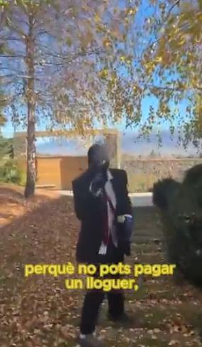 X - Vandalizan la casa de Gerard Piqué en Cataluña y le dejan polémico mensaje en las paredes