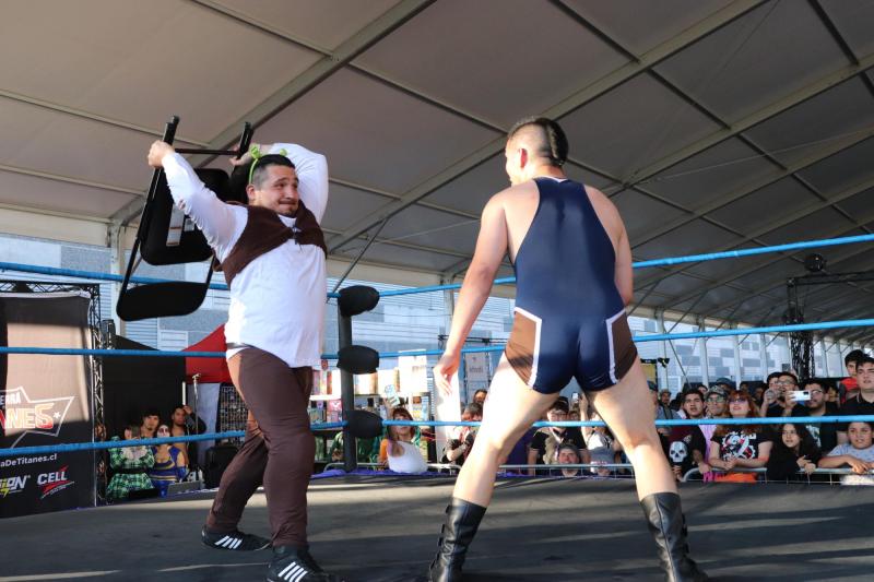 Momentos extremos, risas y un público entregado: El paso de la lucha libre de Guerra de Titanes por Cómic-Con que confirma el buen momento del wrestling en Chile