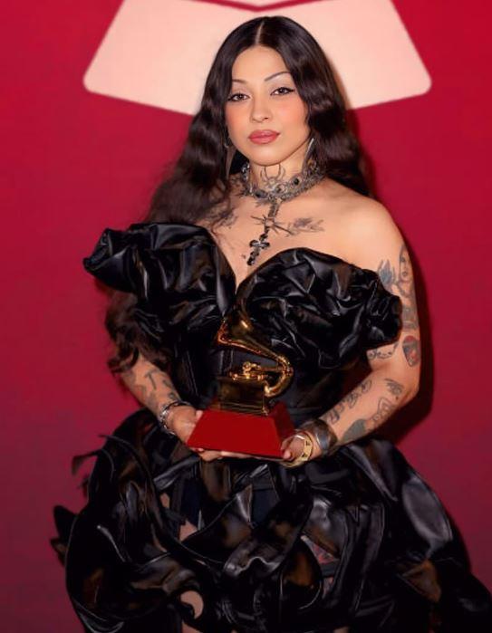 Mon Laferte se quedó con el Grammy Latino al Mejor Álbum Alternativo