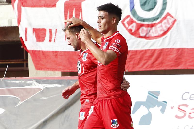 Brian Fernández ya conoce los pastos nacionales - Crédito: Photosport