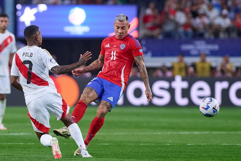 Chile y Perú se enfrentarán por las Eliminatorias - Crédito: Photosport
