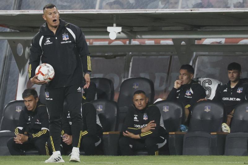 Jorge Almirón enfrenta varias polémicas con Colo Colo en el cierre del torneo - Créditos: Photosport