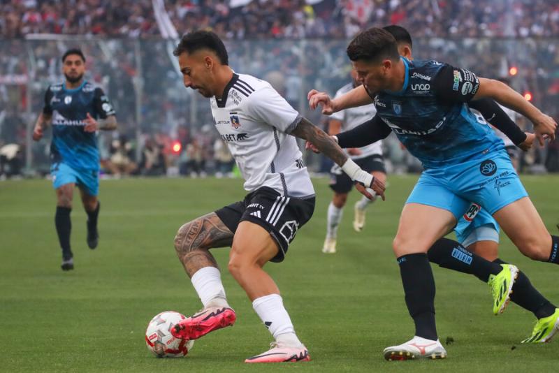Javier Correa le da la ventaja a Colo Colo ante Iquique - Créditos: Photosport
