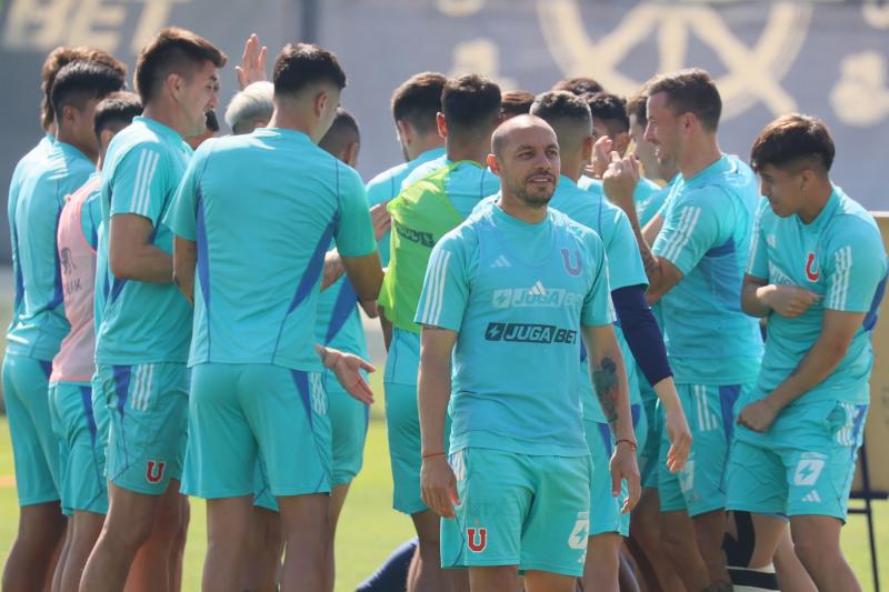 U de Chile ya evalúa los refuerzos para la próxima temporada - Créditos: Photosport