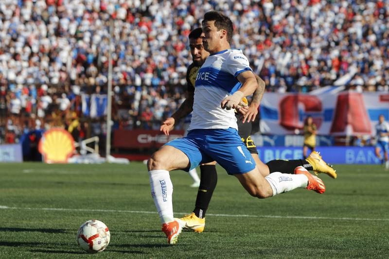 Gonzalo Tapia alista las maletas para partir de la UC - Créditos: Photosport
