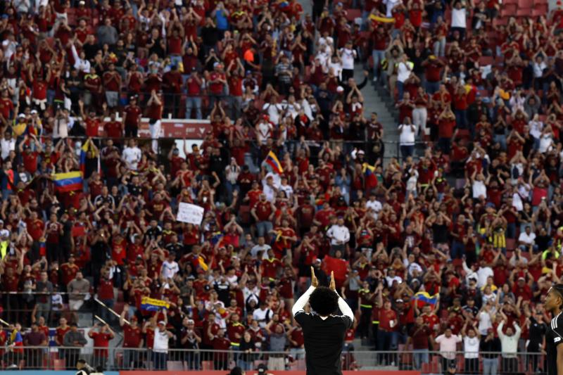 Alta presencia venezolana hubo en el partido - Créditos: Photosport
