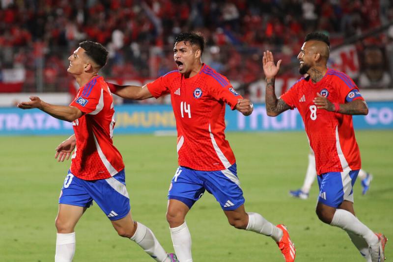 Lucas Cepeda fue la figura en goleada de Chile - Créditos: Photosport