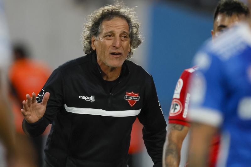 Mario Salas dejó de ser el DT de Ñublense - Crédito: Photosport