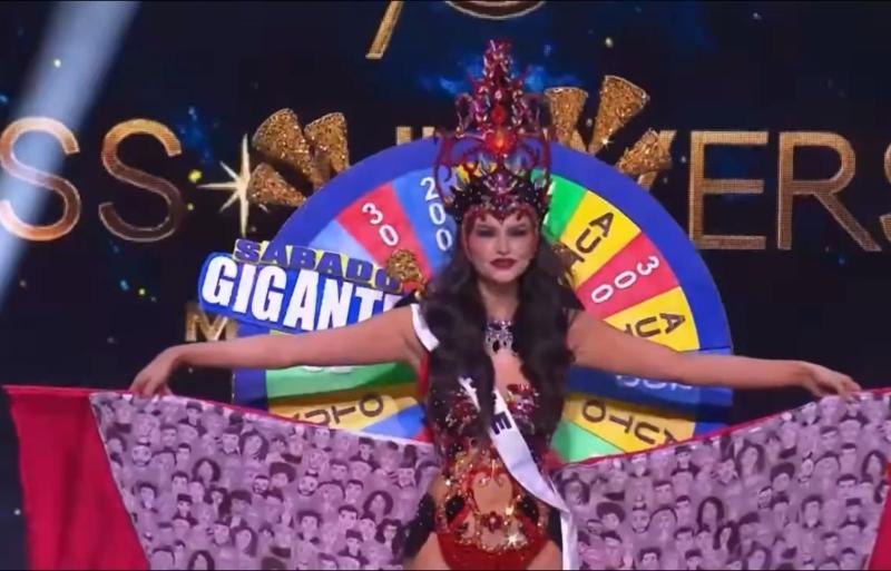 Youtube ( Telemundo) - Emilia Dides con traje típico en Miss Universo 2024