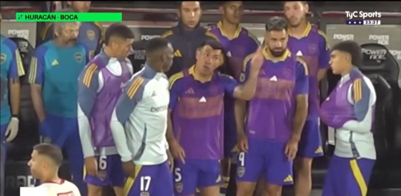 Gary Medel en un momento apuntó a Echeverría tras su cruce - Créditos: TyC Sports