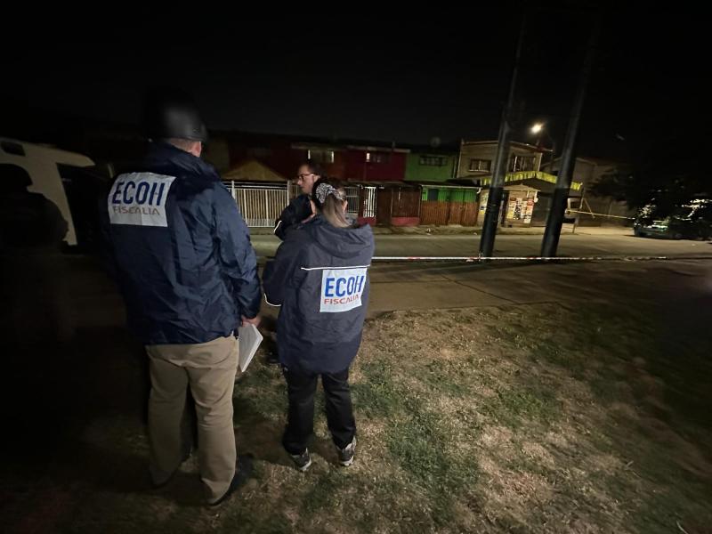 Doble homicidio en La Pintana: dos personas mueren baleadas en el antejardín de su casa