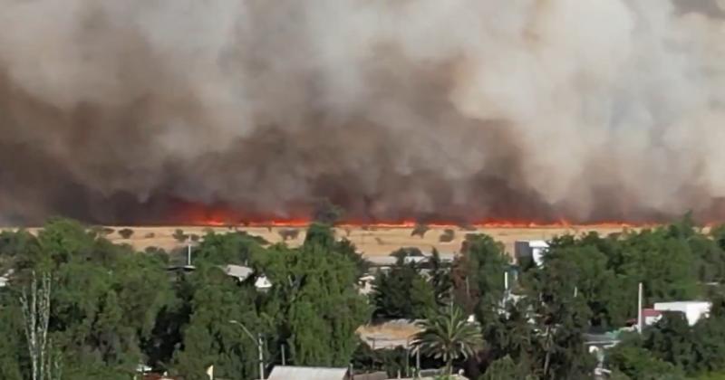 RRSS - Alerta SAE: Ordenan evacuar sector de Tiltil por incendio forestal