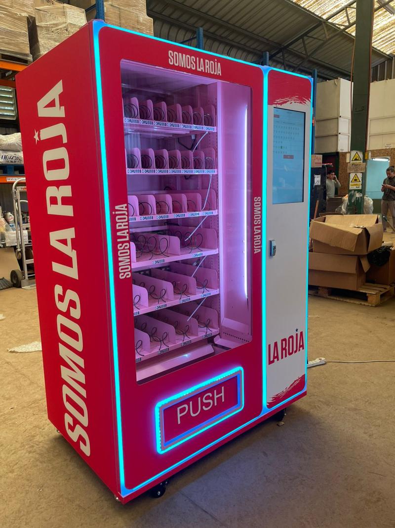 Inauguran máquinas expendedoras de La Roja