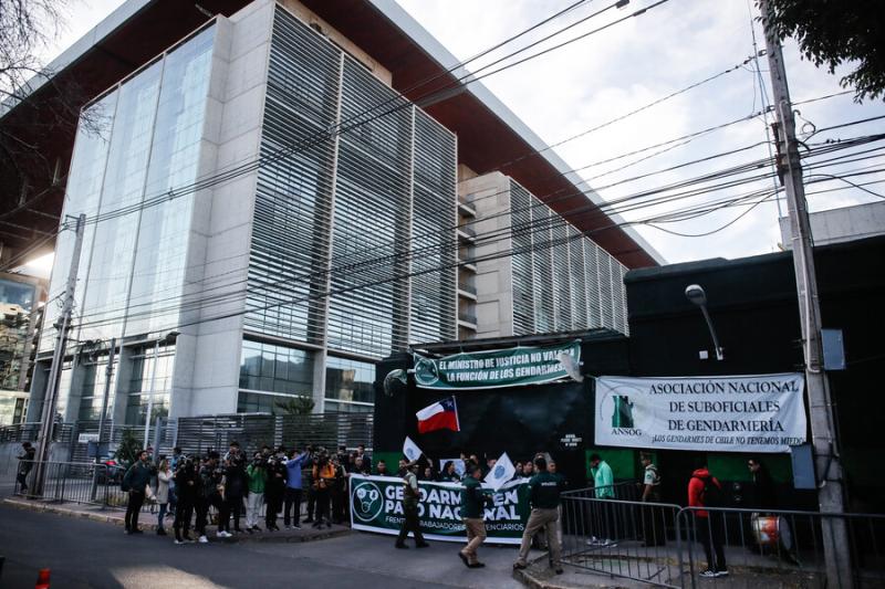 Agencia Uno - Funcionarios de Gendarmería