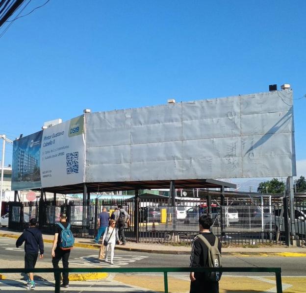 Inconcebible: Terminal de buses se hace publicidad utilizando imágenes de fatal accidente ferroviario ocurrido en San Bernardo