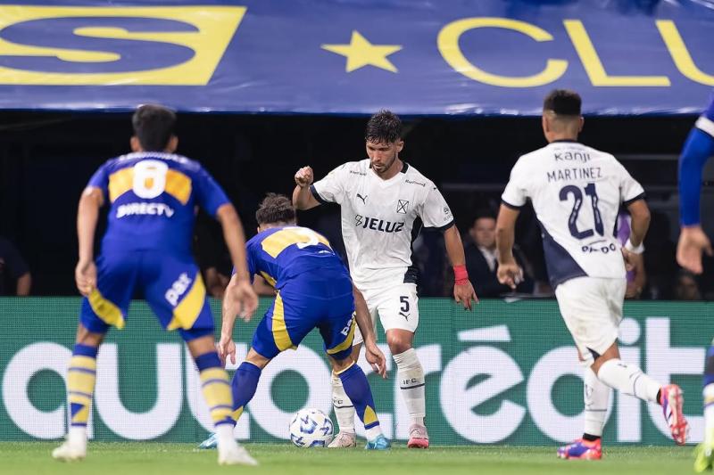 Felipe Loyola estaría en la lista de posibles fichajes de Boca Juniors - Créditos: Instagram