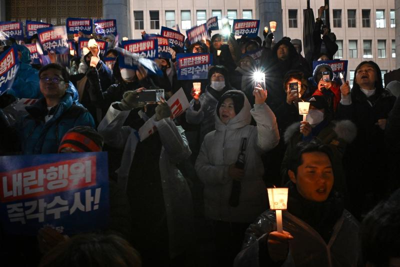 Líder del partido gobernante de Corea del Sur pide "rápida suspensión" del presidente