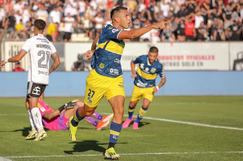 Rodrigo Contreras frente a Colo Colo - Créditos: Agencia Uno.