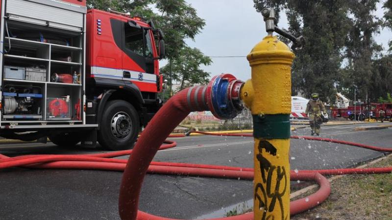 T13 - Bomberos de Los Ángeles apelan a la "presunción de inocencia" tras suspensión de comandante por usurpación de agua