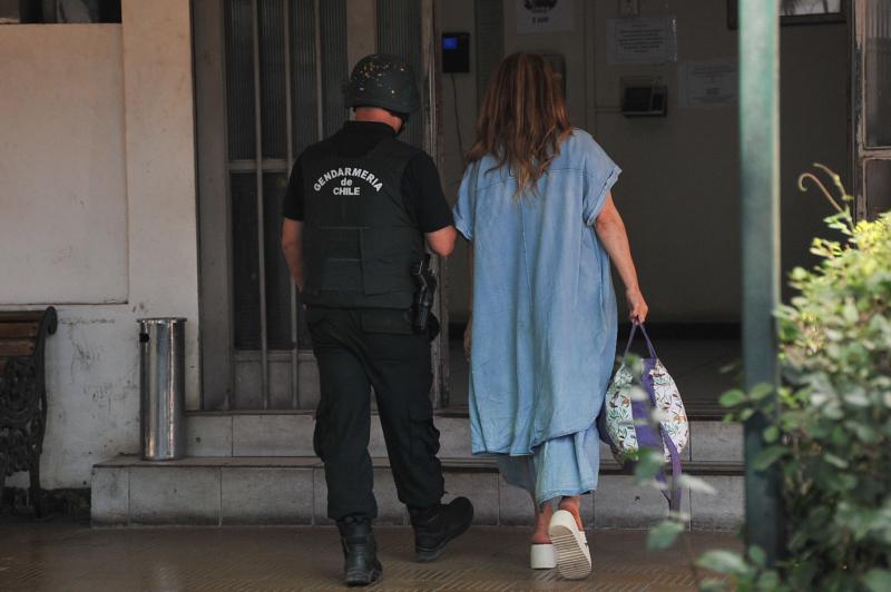 Agencia Uno - Reingreso de Cathy Barriga a la cárcel de San Miguel