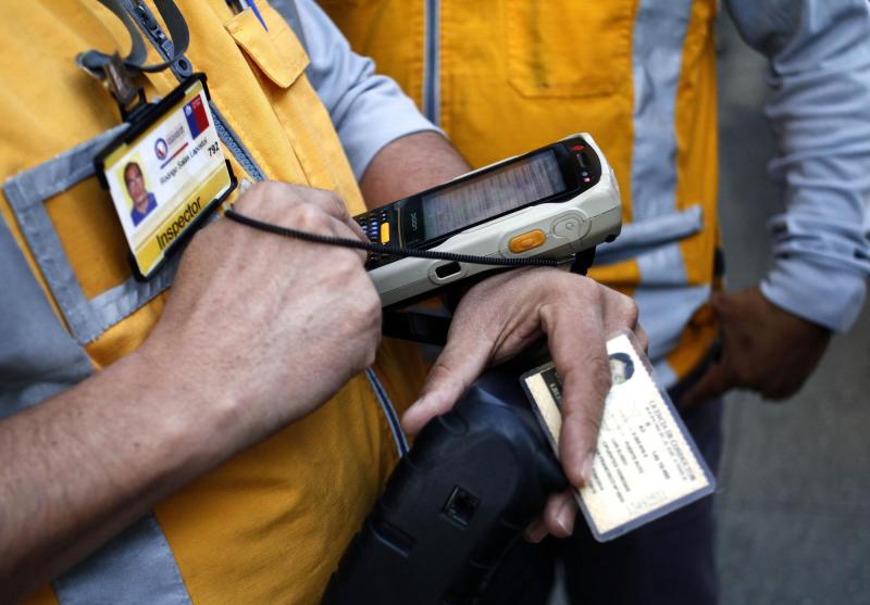 Agencia Uno - La nueva licencia de conducir digital facilitará la fiscalización