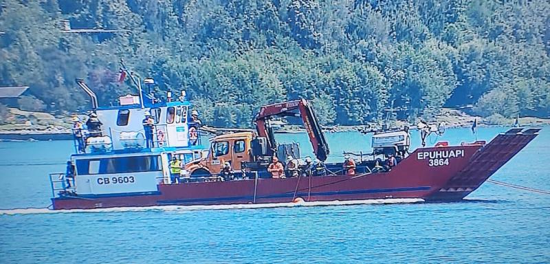 ATON - Una semana después del accidente, el helicóptero donde murió Sebastián Piñera fue reflotado