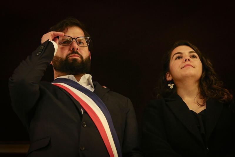 Aton - Presidente Boric y Paula Carrasco